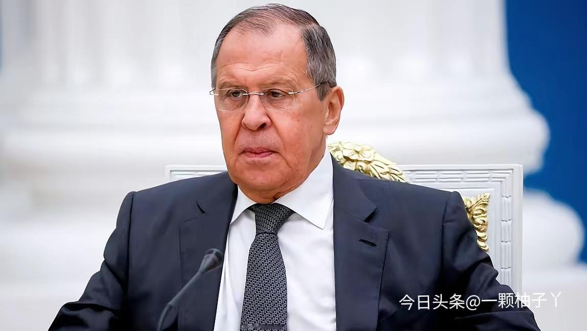 俄罗斯外长拉夫罗夫在接受本国NTV电视台采访时，直接给当下的局势泼了一盆冷水，直