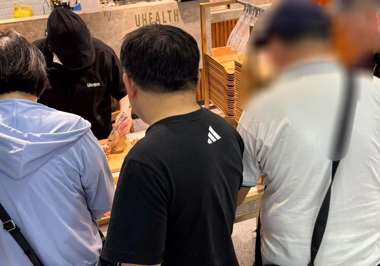 【投稿】不佩服作文哥的想象力真不行，又又又开始挂人了 