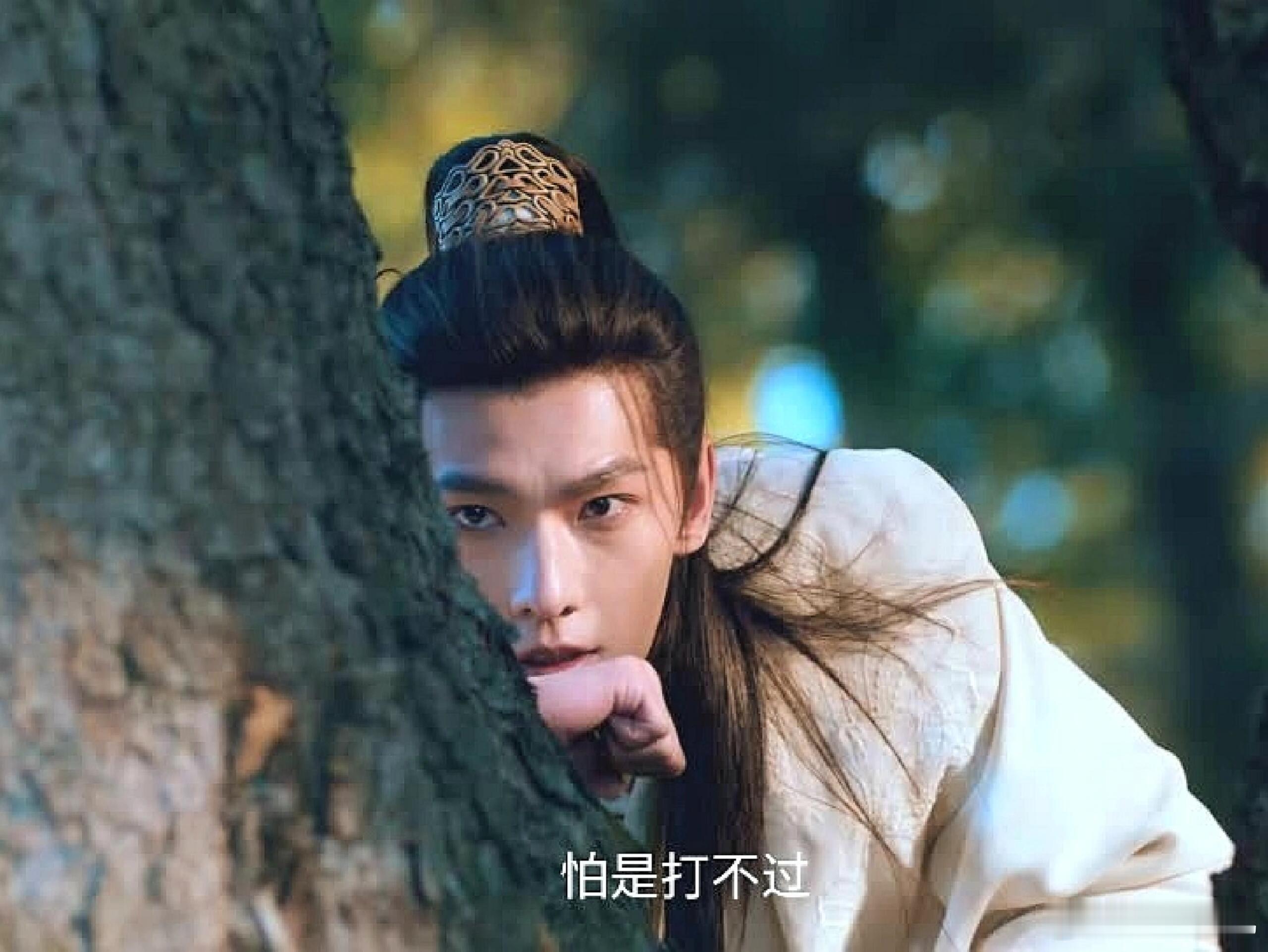 韩立不语只是一味舔包别人打boss抢装备，韩立：打不过，捡装备🤣笑麻了，们韩立