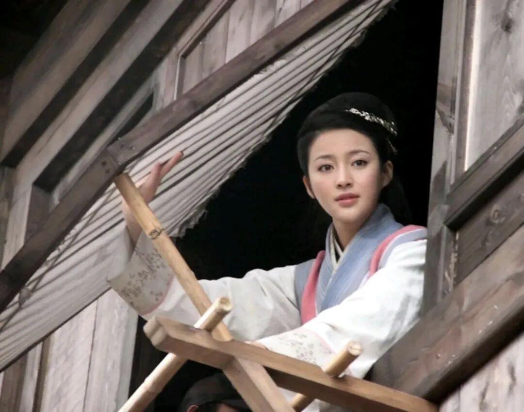 如果潘金莲不打开窗户会咋样？无巧不成书。若潘金莲那日未推开窗户，西门庆便无缘窥见