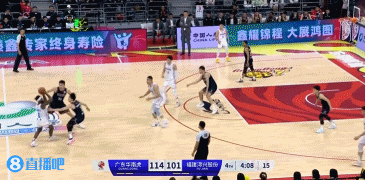 翁金郎的神来之笔！
灵机一动，转身压哨三分，中！[鼓掌][鼓掌][鼓掌][赞][