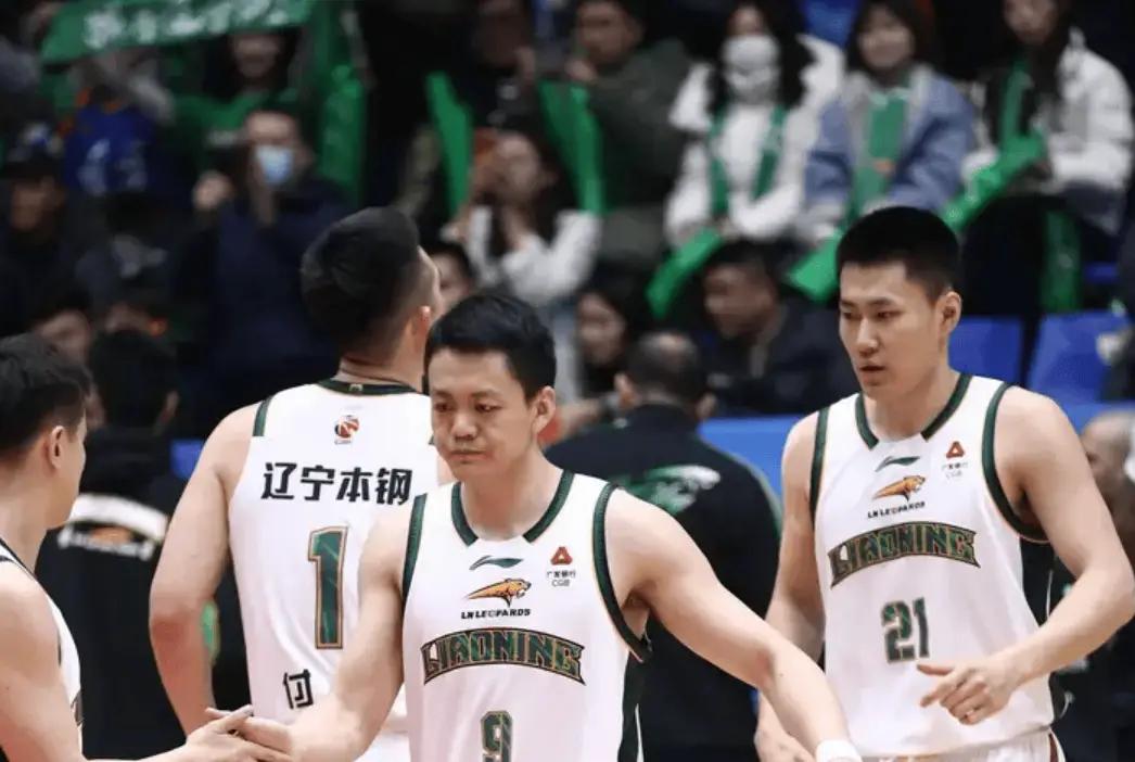 辽宁男篮还未放弃冶疗，就在今天正式发布公告签约新的外援，是上赛季在上海效力的哈维