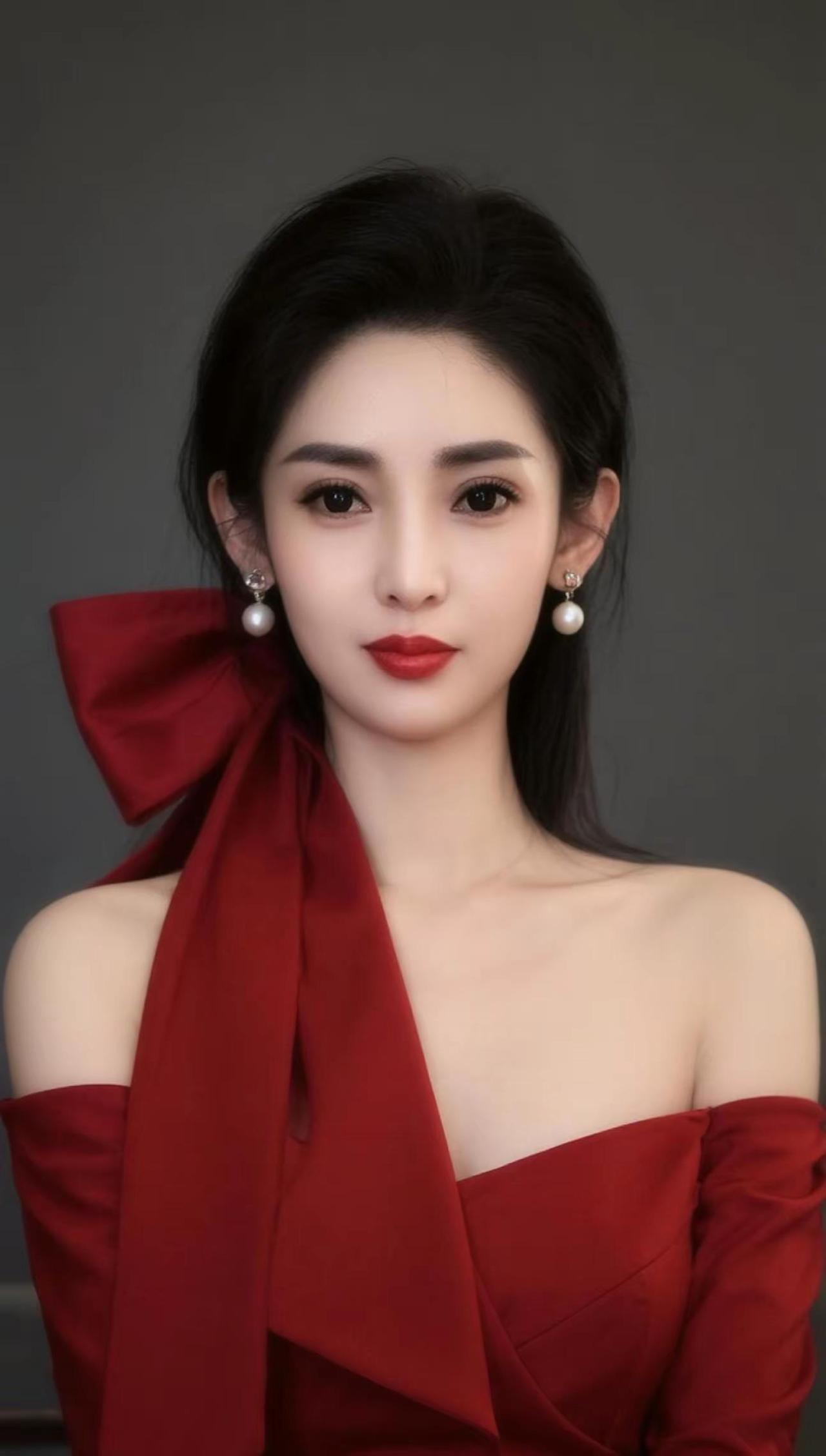 美出高级感 红色敬酒服