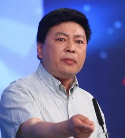 王志安版的“提灯定损”！
    王志安在国内几乎没有他的报道和信息了，去年跑到