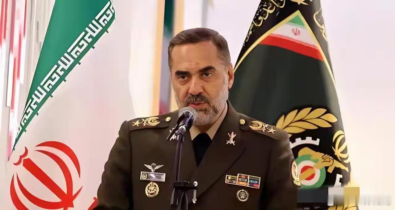 正义最强音，巴基斯坦防长赫瓦贾·穆罕默德·阿西夫称以色列是“癌症国家”。并说：“