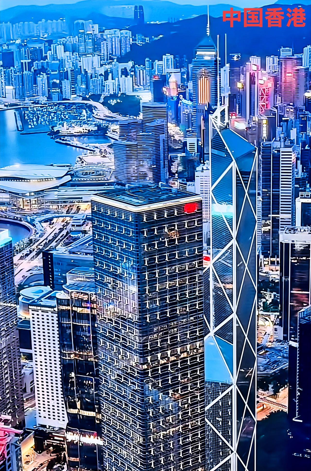 中国香港，这城市环境确实是也太好了吧！看起来干干净净。香港这城建，比起国内大多数