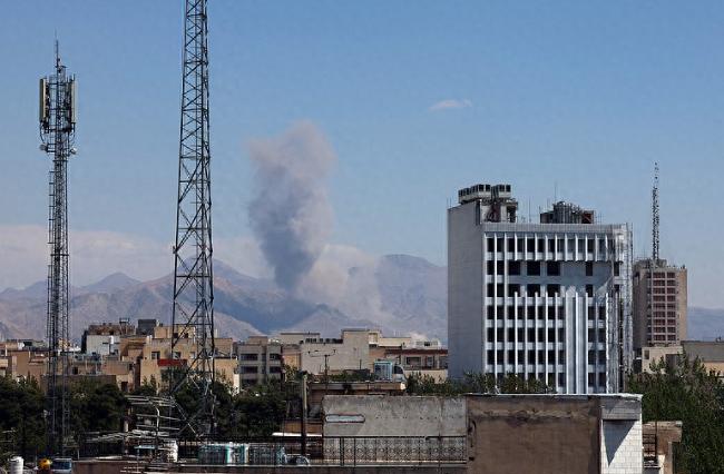 美伊双方彻底和解了？其实并没有那么简单，伊朗方面说得很直白，现在依然对美方保持高