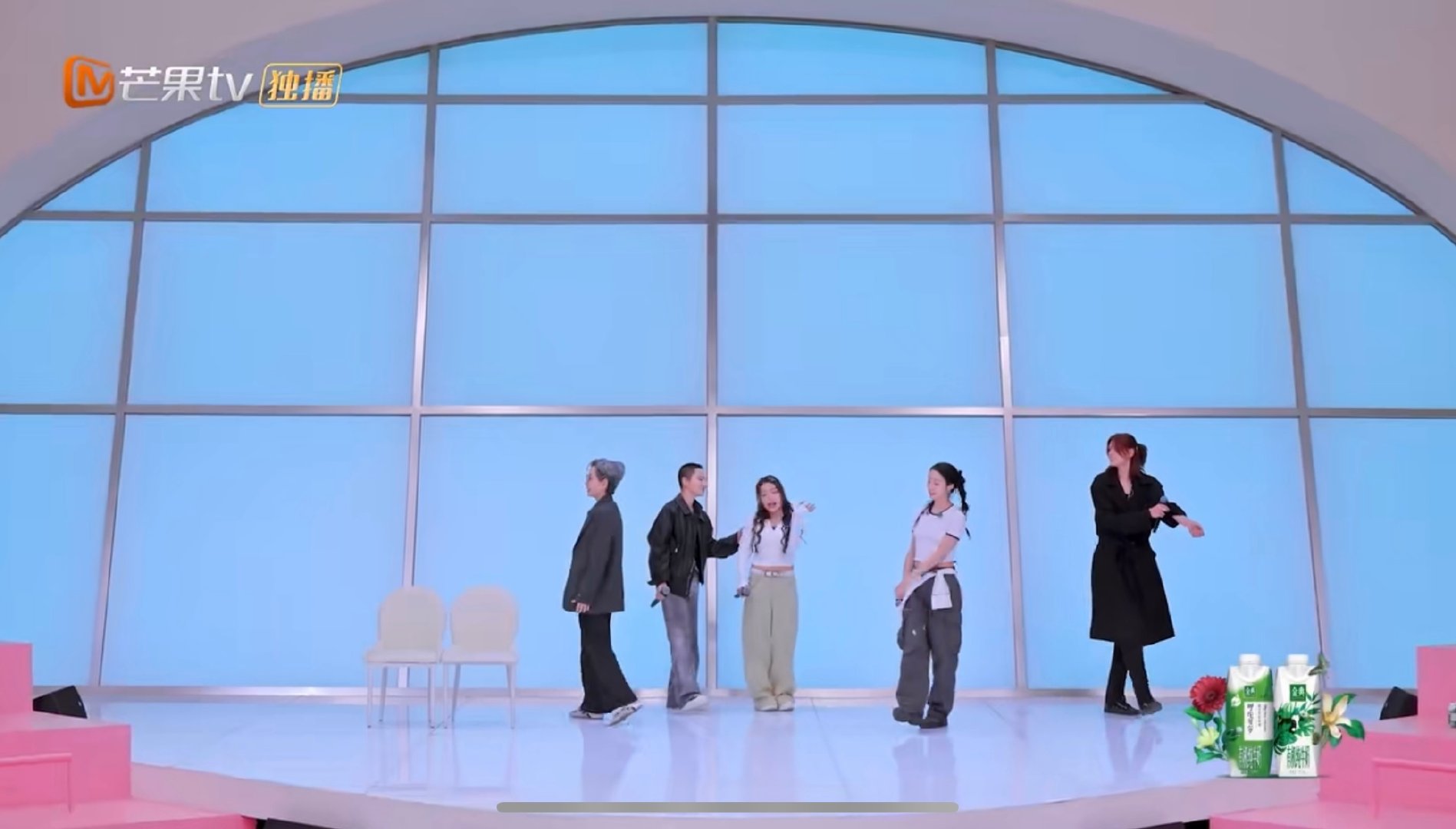 哀人像演了三场偶像剧乘风2025四公小考四公小考《哀人(i)》组太绝！30秒三场