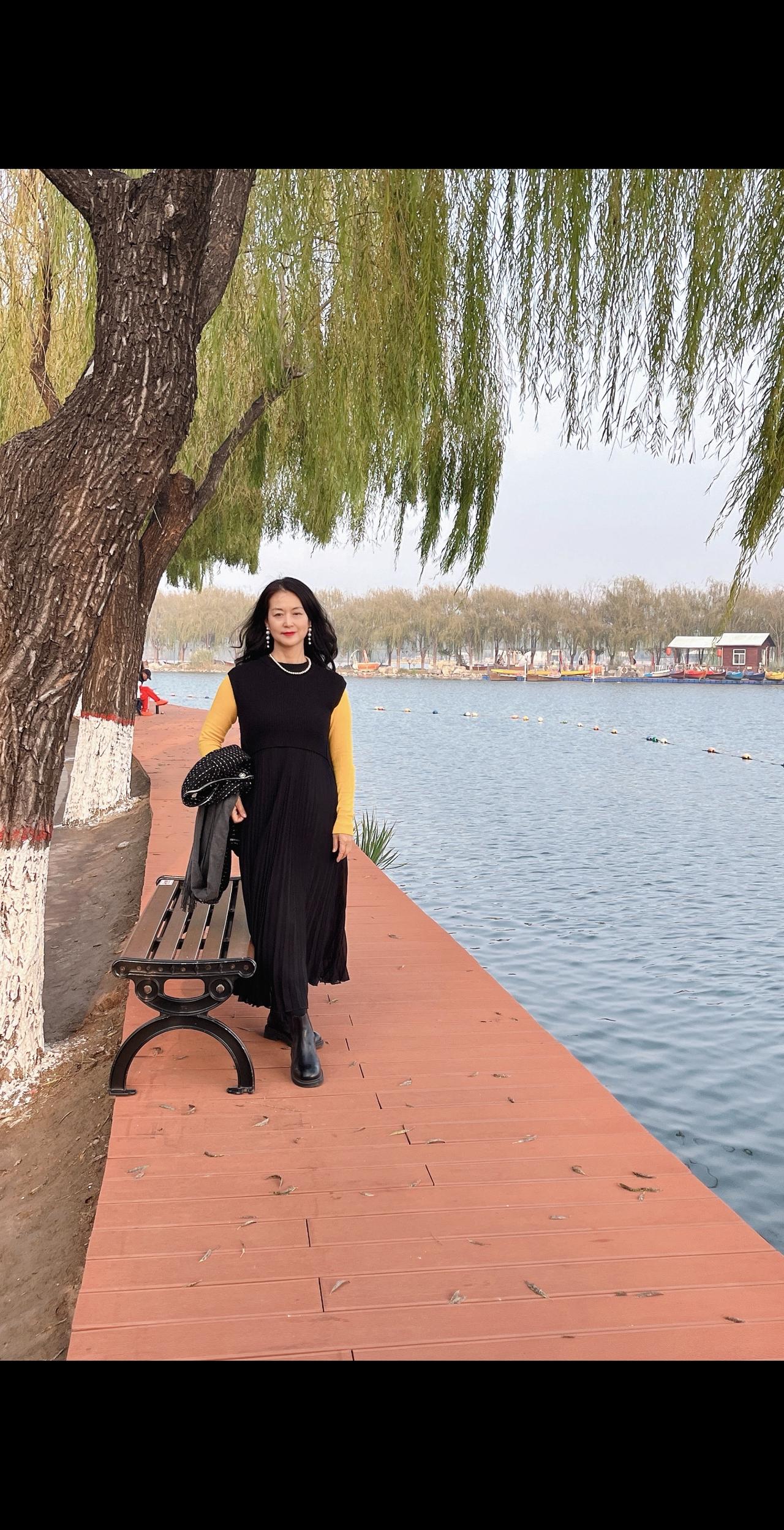 时间不等人，一生没有多长时间，别等到来日方长，生命不等人，一晃就老了，哪有那么多