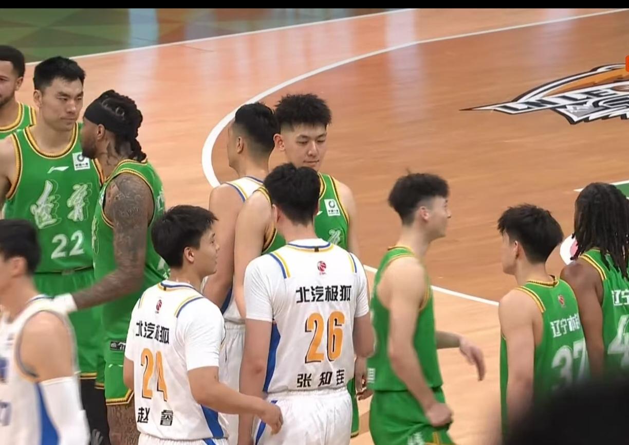 北京给辽宁队赢球机会了！三个小外援11中0的三分球命中率，这是什么概念啊！太浪费