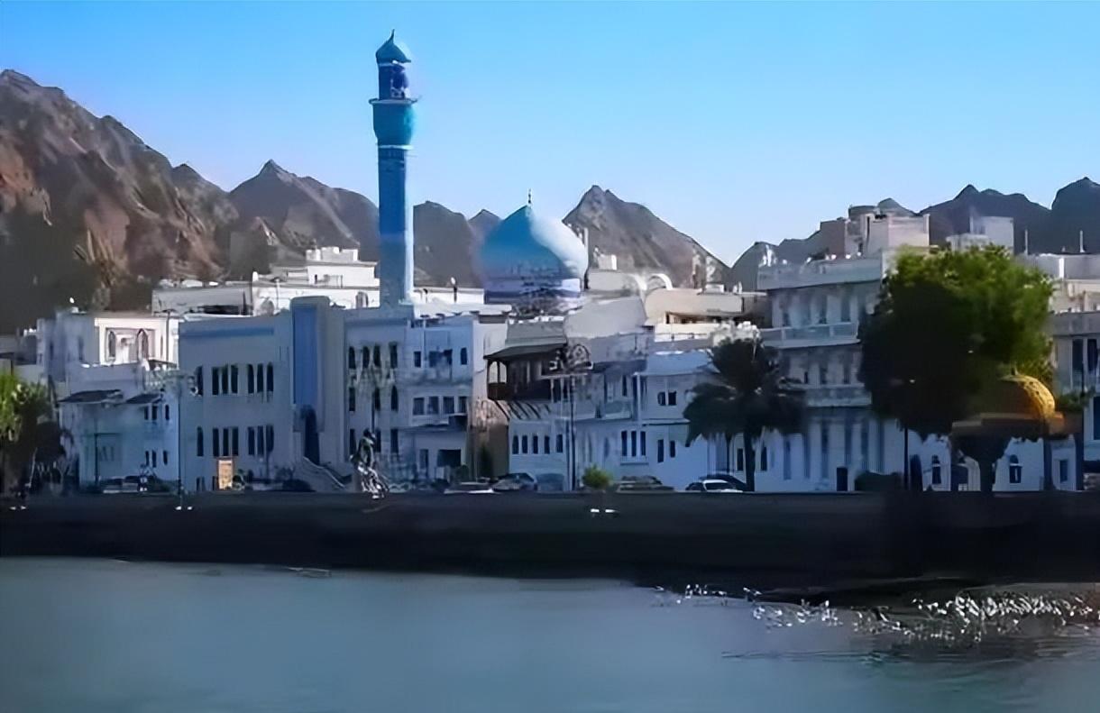 赤裸裸霸权！特朗普放狠话：阿曼不听话，直接炸掉这个中立小国！

没有任何宣战理由