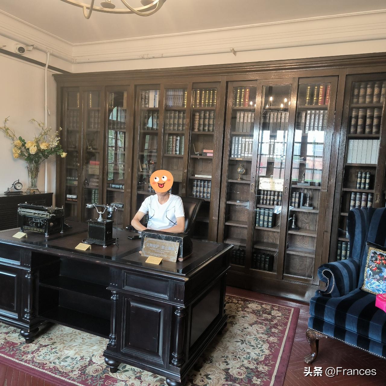 这男人，说他大方还是小气呢？

我家瘦哥是个勤俭节约的人。看他如今的穿着，衣服裤