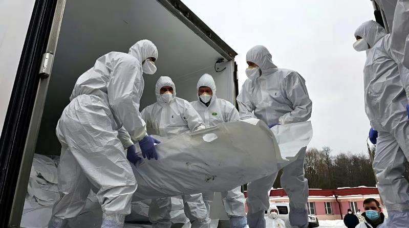 今天，俄乌两国再次交换了阵亡军人的遗体，交接仪式在白俄罗斯-乌克兰边境的新古塔检