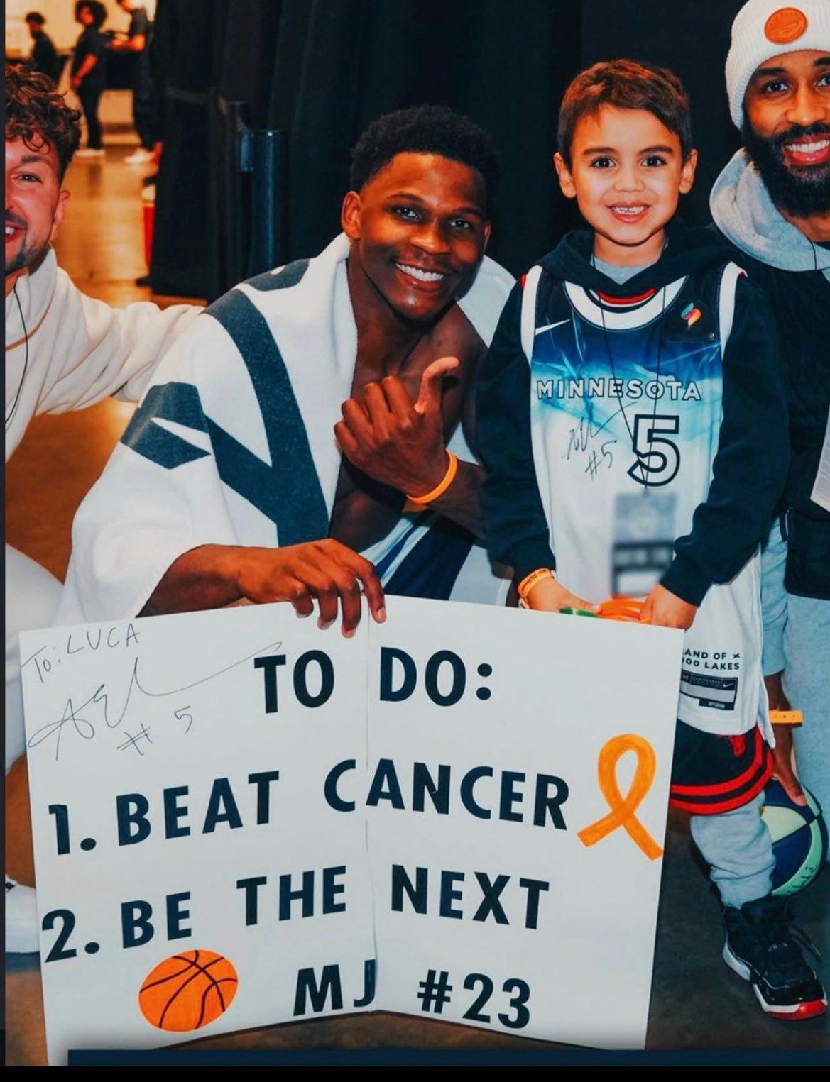 据报道，送爱德华兹橙色手环的癌症小球迷战胜癌症了！华子曾说：“这简直太棒了，我现