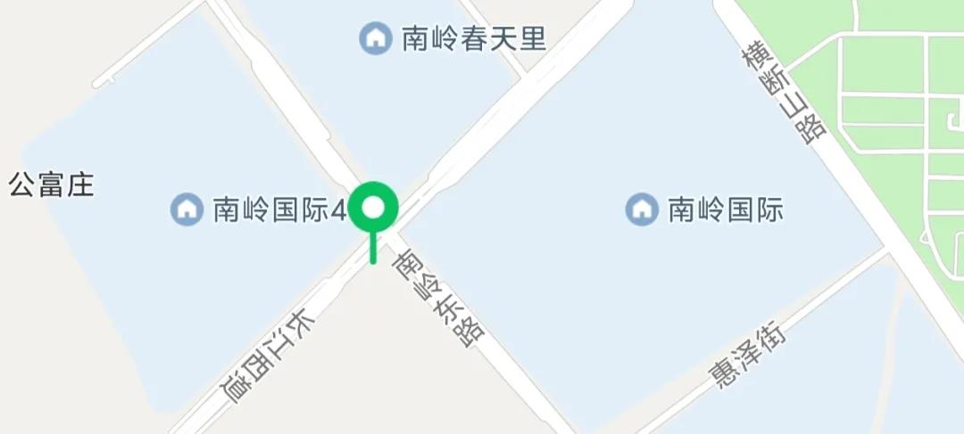 公富庄夜市，搬了！
注意！注意！公富庄夜市整体搬家啦，老地方不再摆摊。新址往西两