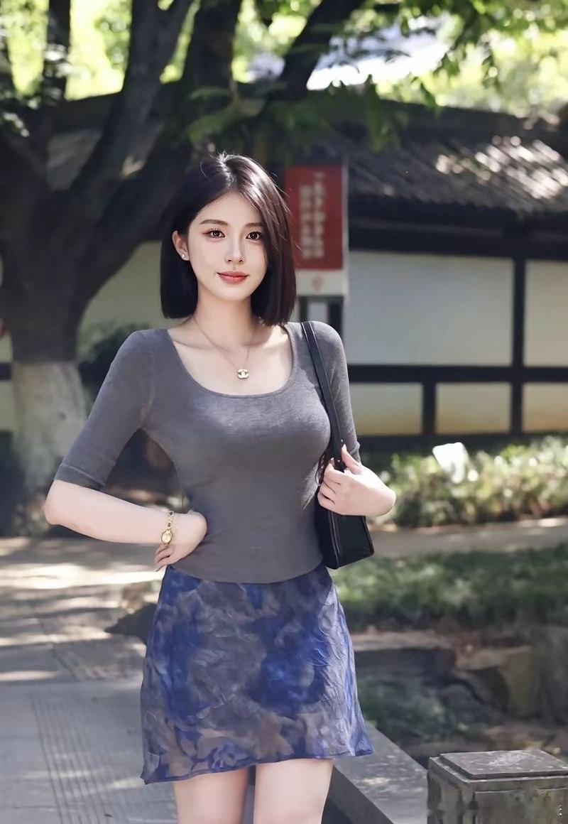 褪去昨晚思绪里的浮躁，伴着清晨柔和的阳光开启崭新的一天。股市起伏本就是常态，昨日