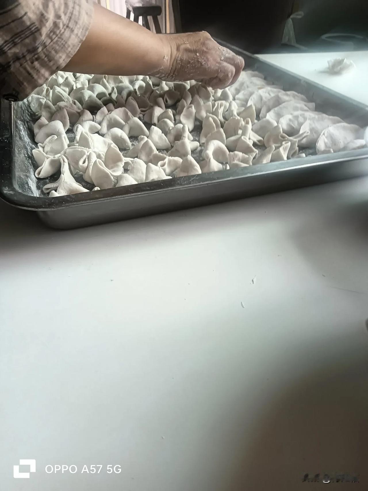 晒图笔记大赛老婆忙了半天，终于把饺子做好了，想吃的都来吧，来尝尝我老婆的手艺怎么