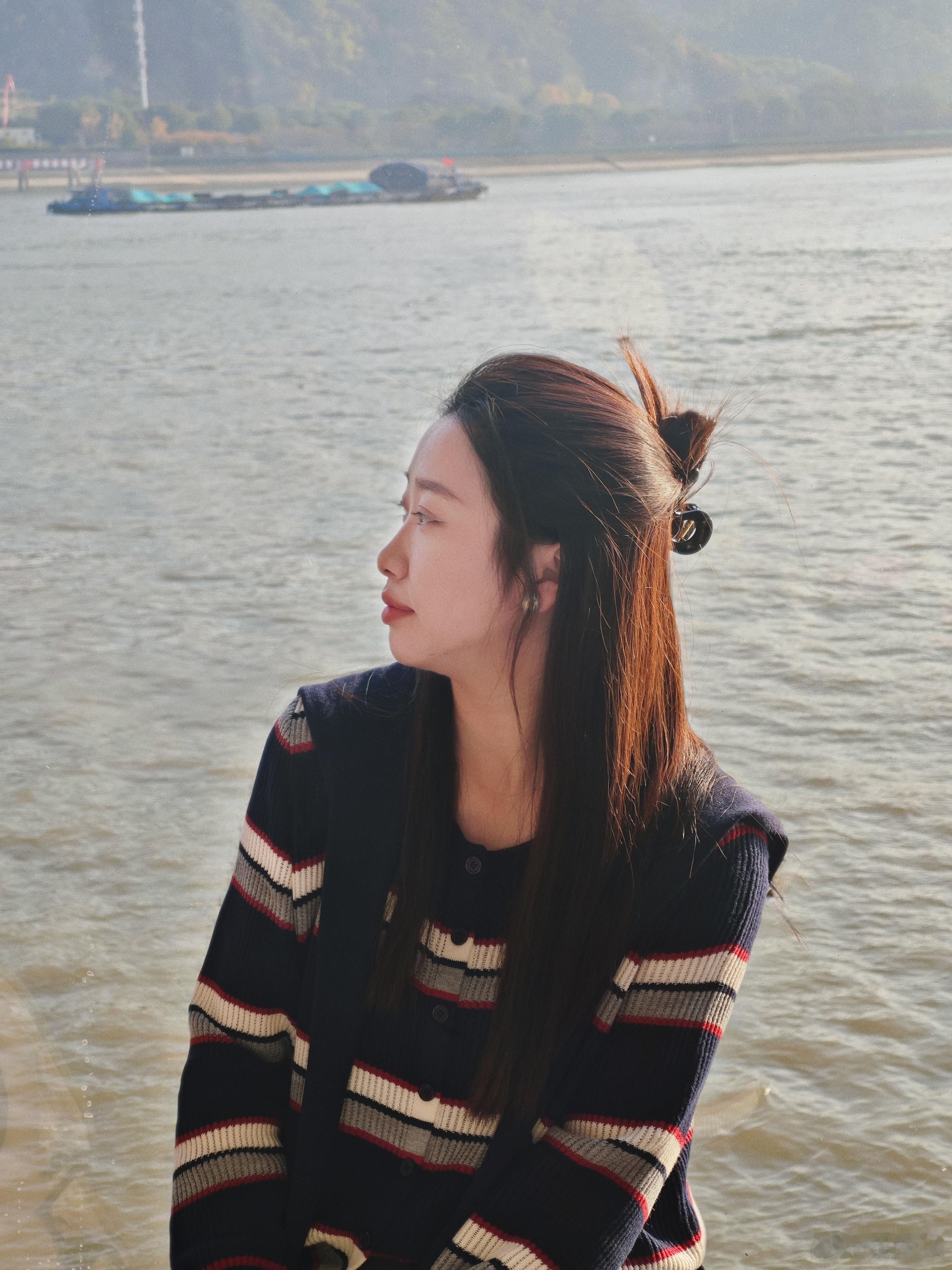 在这个快速发展的时代，越来越多的女性选择独自旅行。这不仅是一种放松身心的方式，更