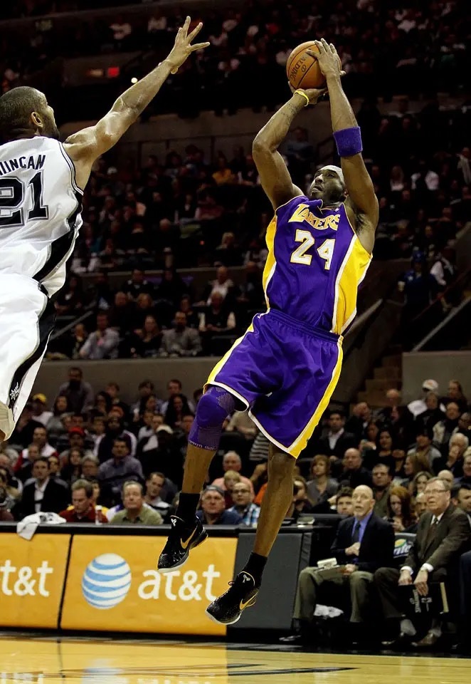 凌晨四点🕓💜💛科比KobeBryant凌晨四点 ​​​