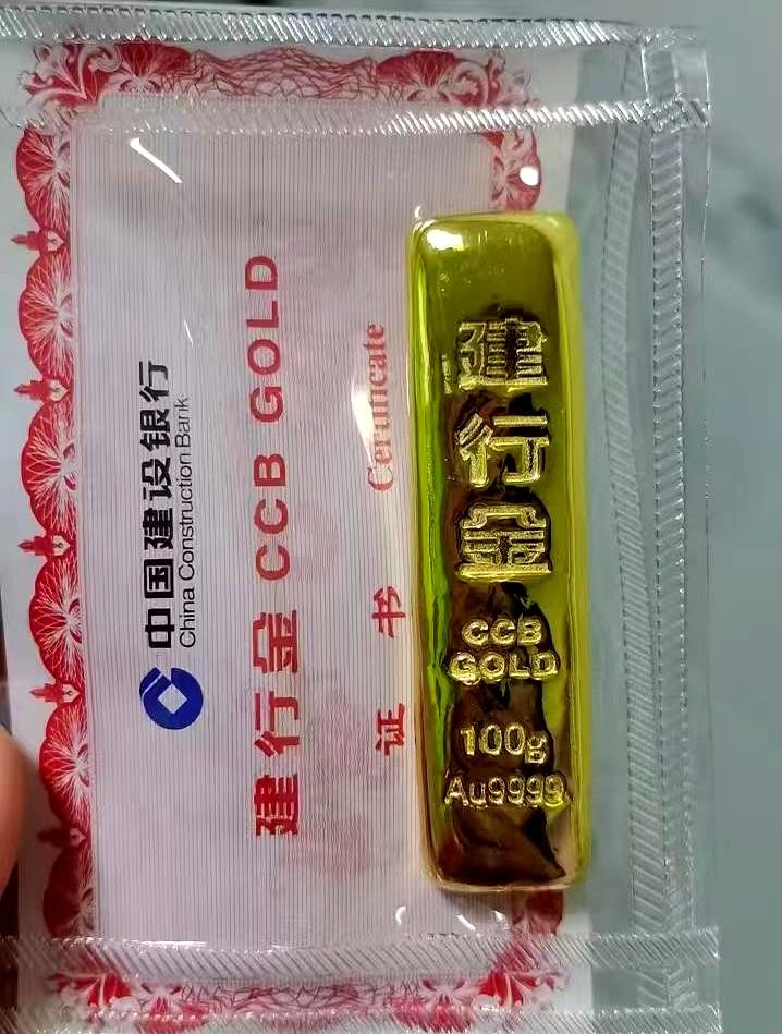 昨天他没卖，今天差点把自己气到血压拉满，黄金这波真的太会拿捏人了。
昨天金价还在