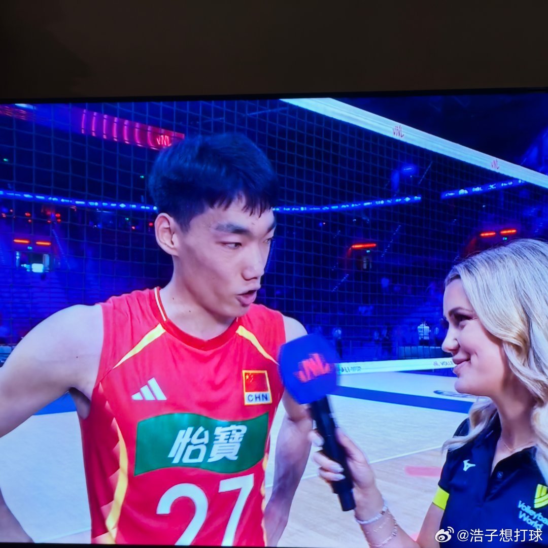 卧槽，XZH英文可以啊，很正啊~ 