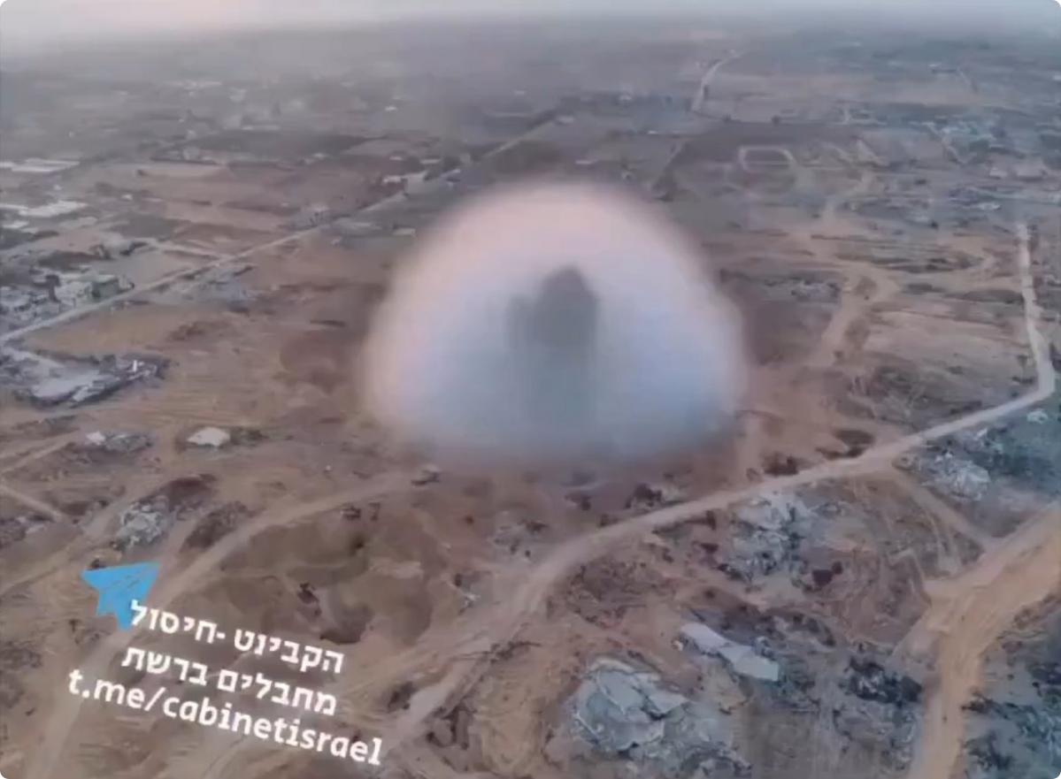 2025-11-6突发新闻：以色列在加沙投放了一种新型炸弹。 

巴勒斯坦人声称