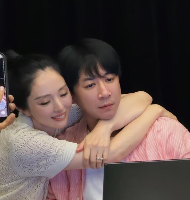 46岁的董璇对38岁的张维伊，不仅是灵魂依赖，更是生理性喜欢，没人相信的姐弟恋，