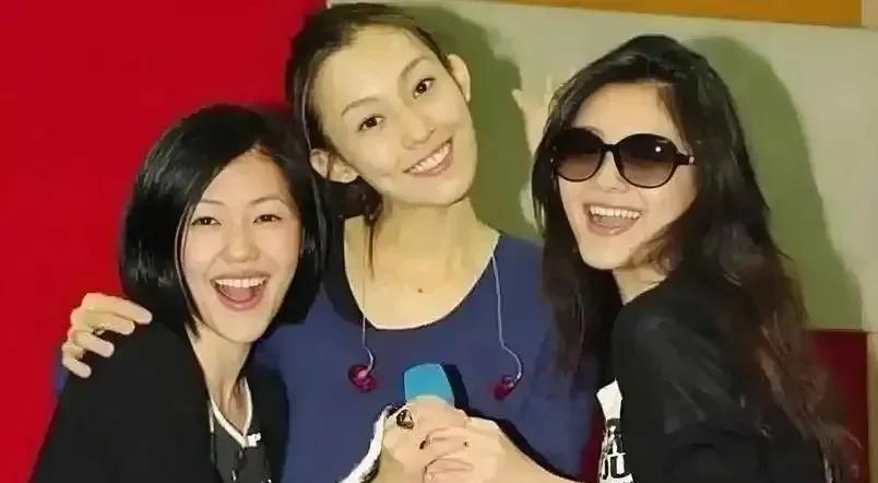 真是同人不同命，范玮琪官宣上了《歌手》，小S却复工无望

很多台湾的艺人都在表态