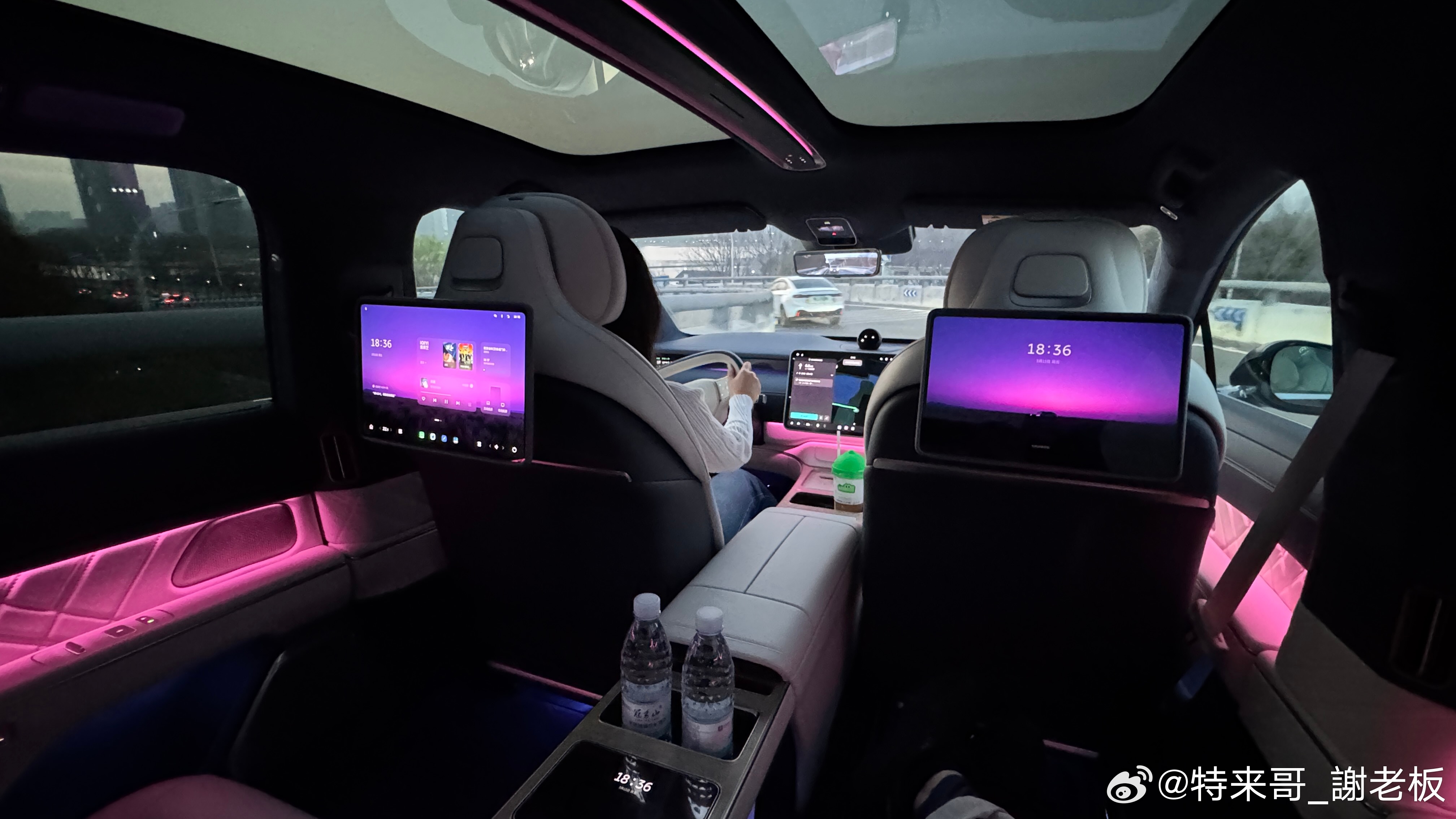 看完ES9，从上海回武汉。老婆开着ET9在高铁站接我。上车一瞬间，感受到家的温暖