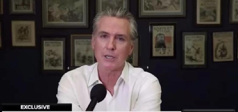 纽森刚骂完伊朗空袭，又把特朗普扯进来，还说美国现在挺危险的。

这事不是简单站队