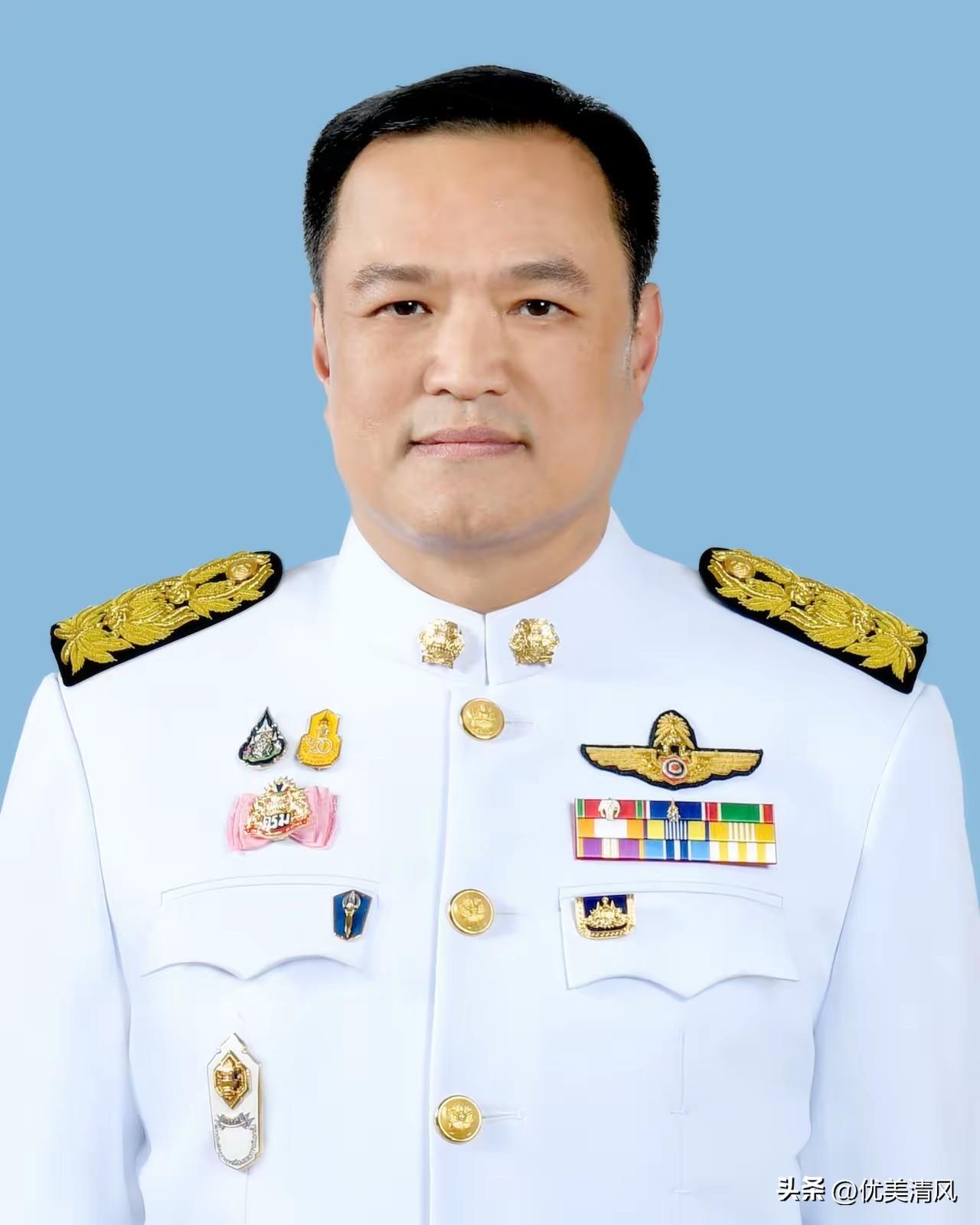 刚刚再次出任泰国总理的阿努廷，很快就用一个动作引爆舆论：他宣布把自己的座驾从劳斯