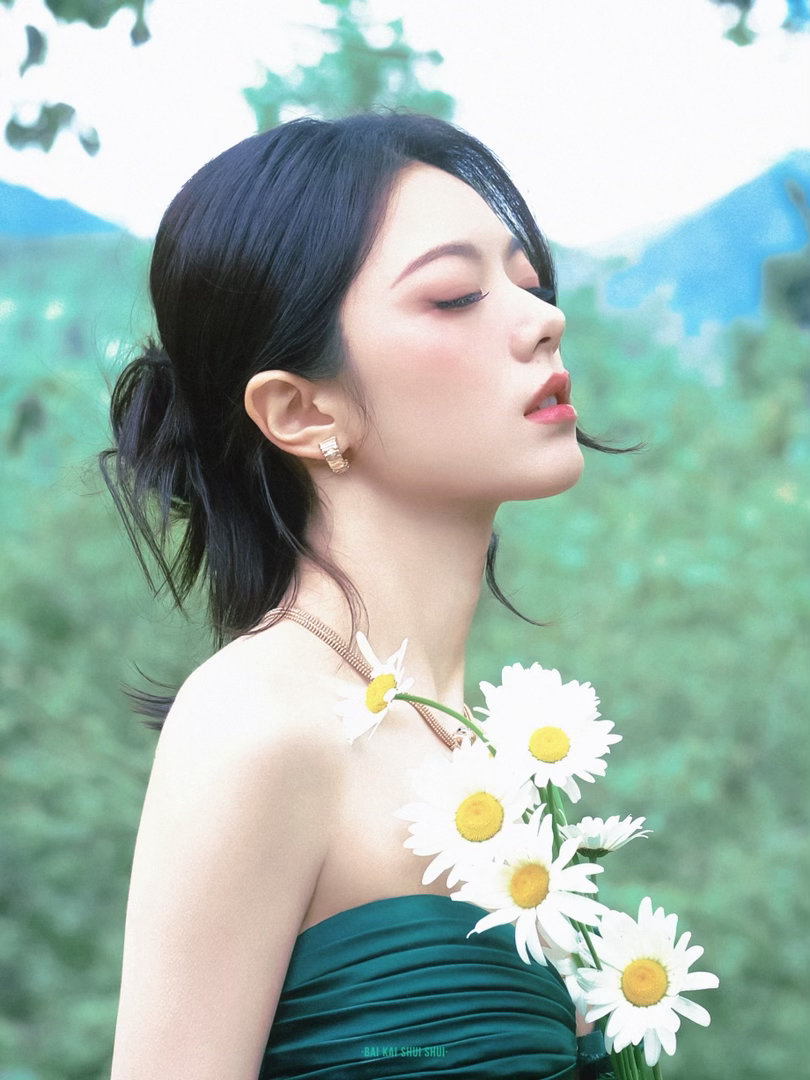 赵今麦赵今麦徐迟 🍑赵今麦无可替代“你是我无法写的野蛮玫瑰，也是我寻求一生也得