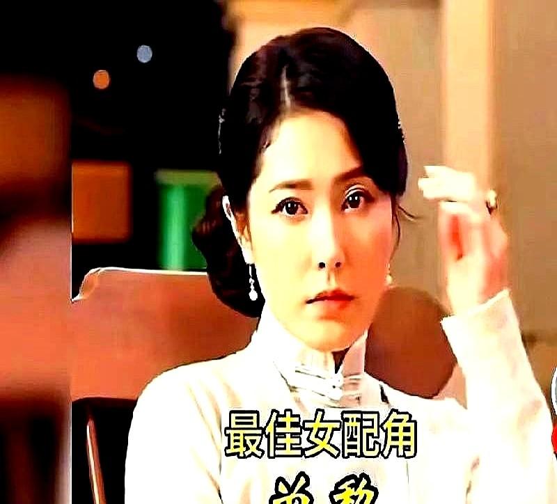 《沉默的荣耀》刚捧回七座金鹰奖杯转身就把主演魏晨和余皑磊送去冲金鸡男主男配。
