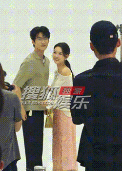 小城春色 王玉雯周柯宇《小城春色》定妆照路透～暗恋文学我们来了！！！ 