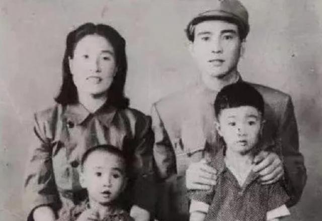 在刘青山被判处死刑时，全国上下一片叫好之声，谁知就在30年后，他的三个儿子竟然找