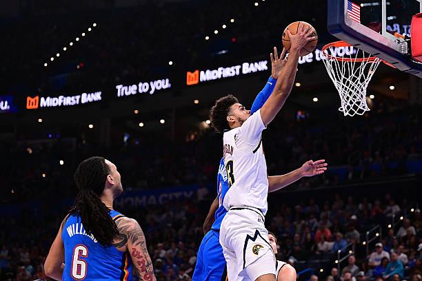 去年11月，卡梅伦-约翰逊的三分命中率为43.9%；去年12月，约翰逊的三分命中