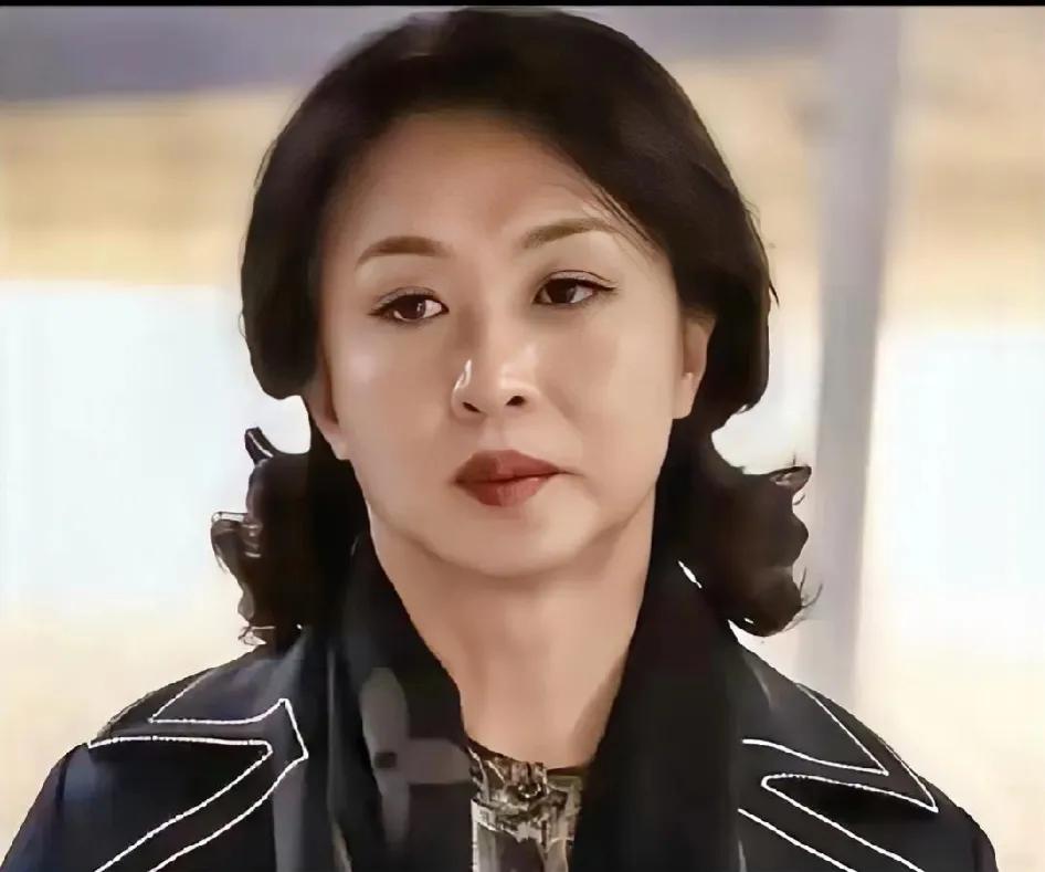 男性变女性，任你用尽办法，也只能达到普通女性的样子，而且还不具备普通女性的能力，