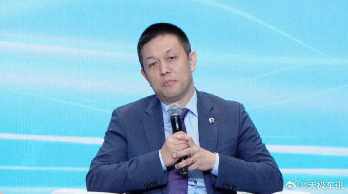 李斌谈自动驾驶核心价值 李斌在行业论坛上分享了对自动驾驶核心价值的看法。他认为，