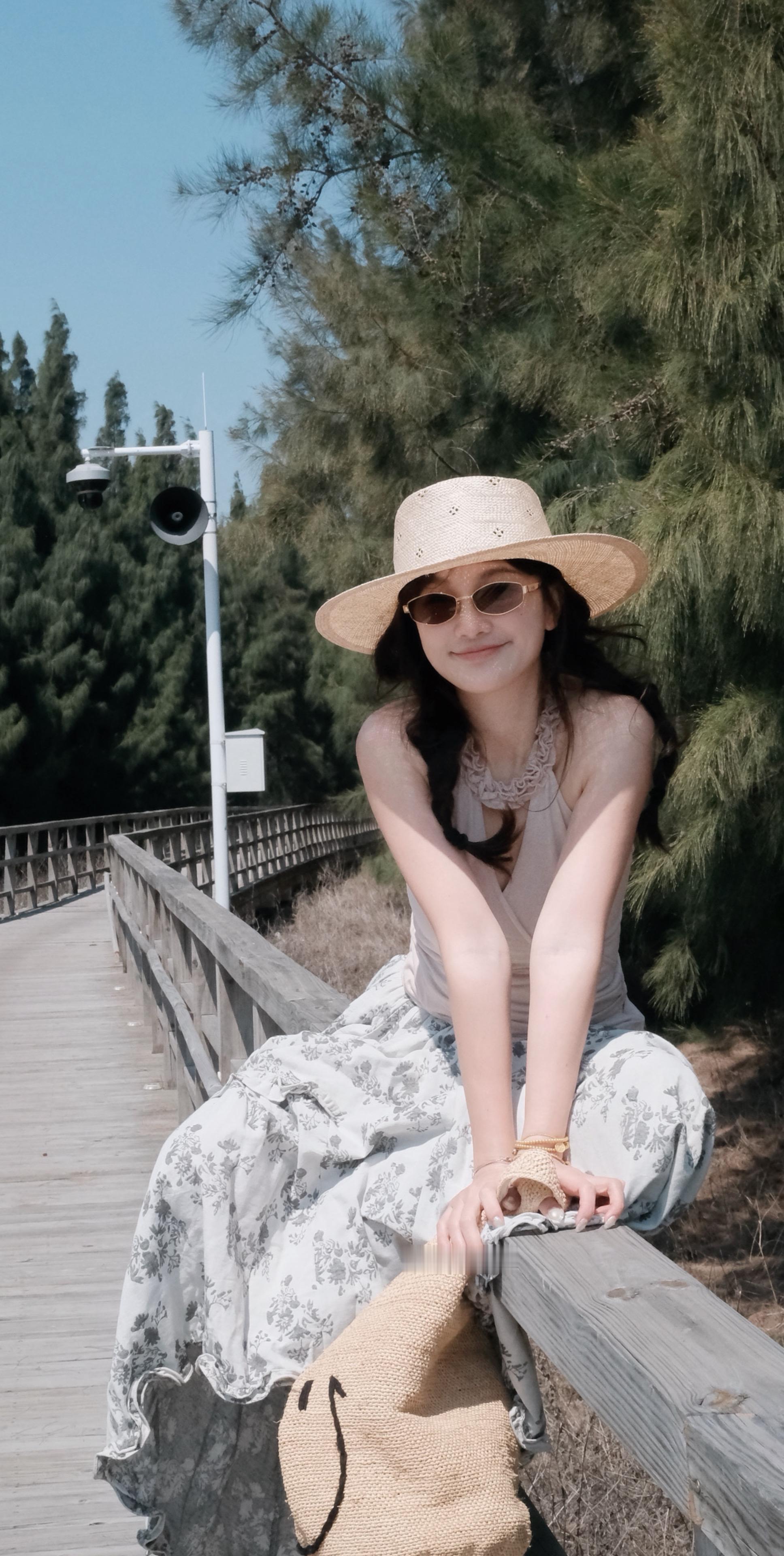 路上总有阴影，但抬头总能看见阳光。