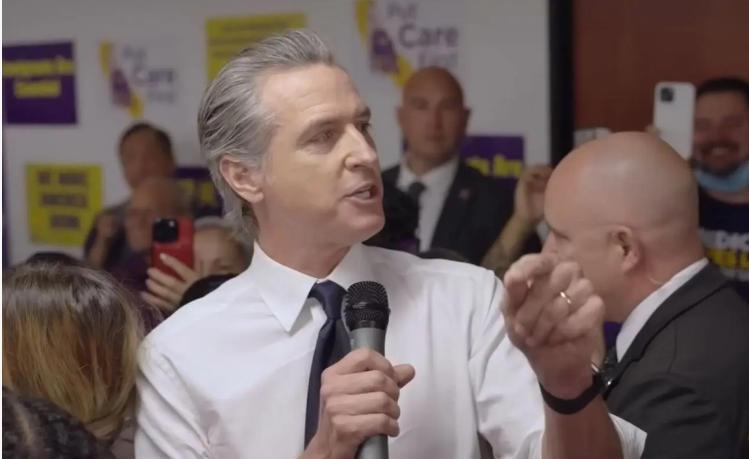 【加州州长纽森强硬抨击欧洲对特朗普卑躬屈膝】
美国民主党下届总统大选核心候选人、