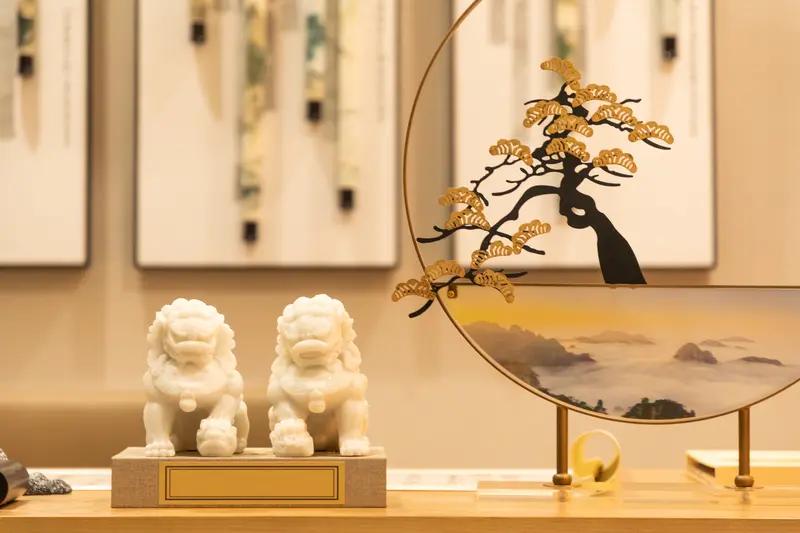 上联：名山无俗客，下联邀您对雅室居贵人