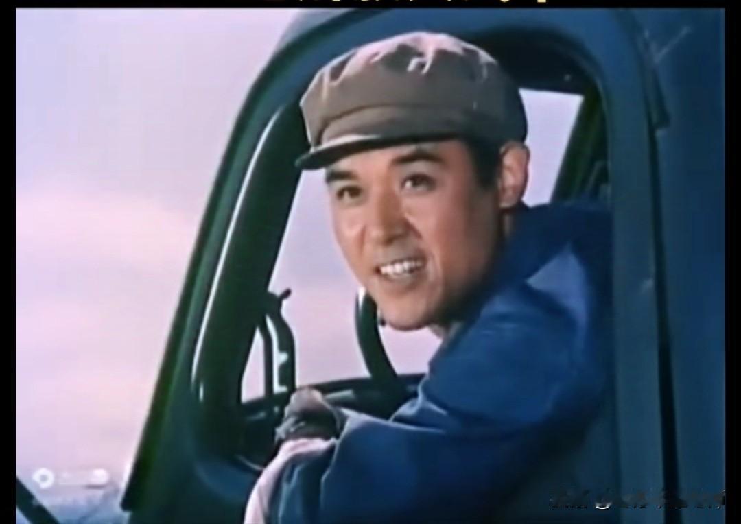 这是一张剧照，是达式常饰演的哪部电影？我确实没有印象，应该是没有看过。

达式常