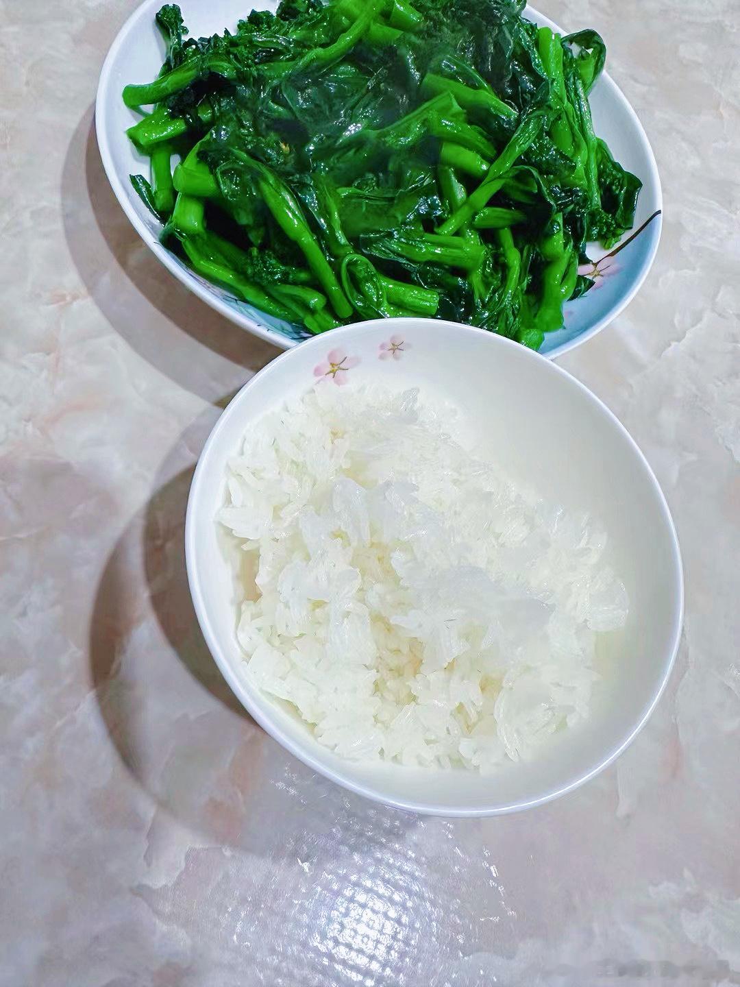 我一两个月也就吃一两次米饭，所以对大米极致挑剔，东北舒兰出产的“稻花香”，减开包