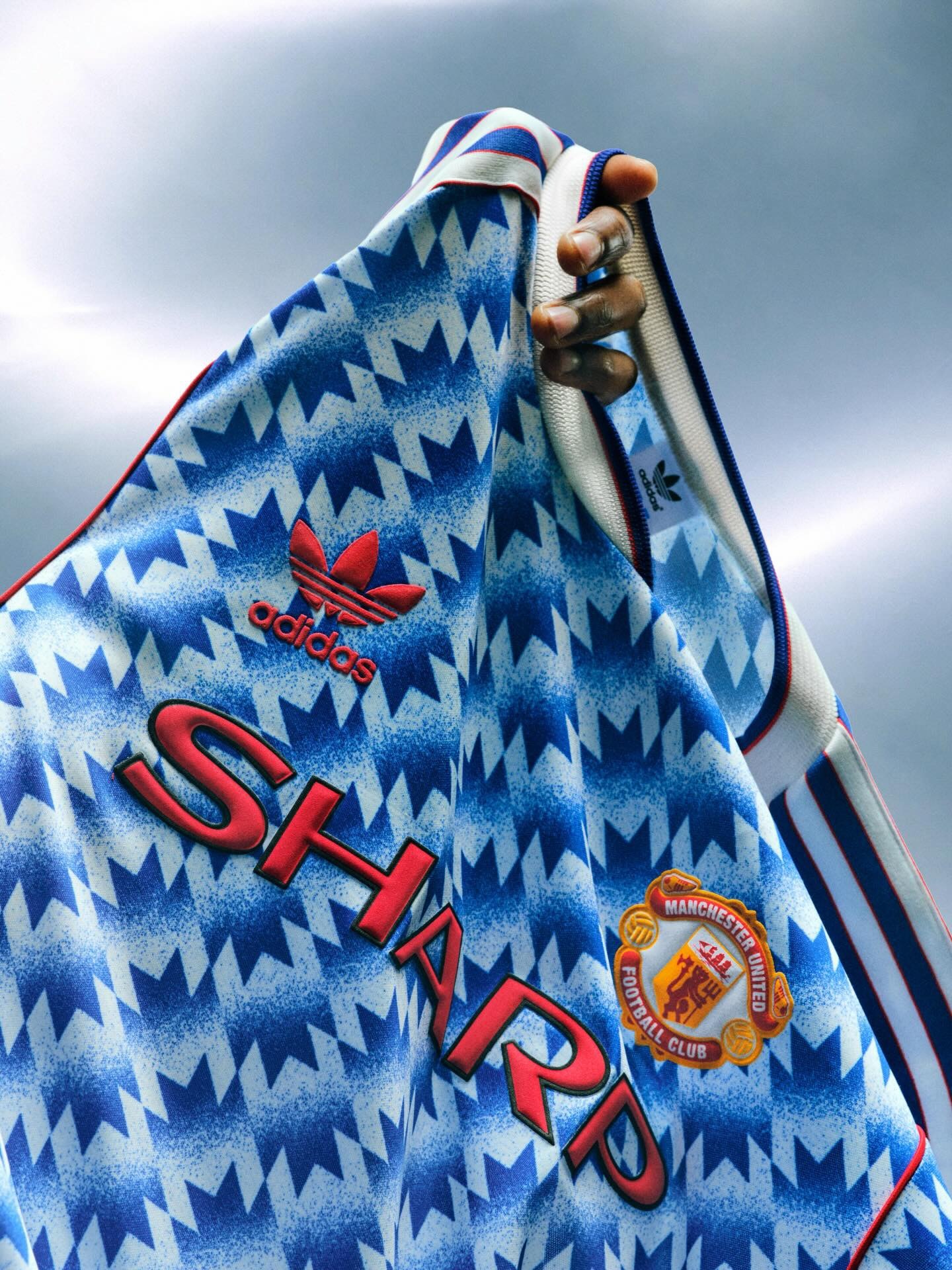 adidas 与曼联推出 90/92「Bringback」复古系列，灵感源自球队