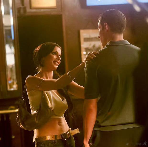 威尔·古勒执导的爱情喜剧新片《只有一晚》发布纽约最新片场照！！主演卡勒姆·特纳与