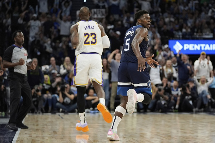 新王当立！爱德华兹两年首轮先后淘汰杜兰特、詹姆斯 NBA季后赛首轮G5，森林狼客