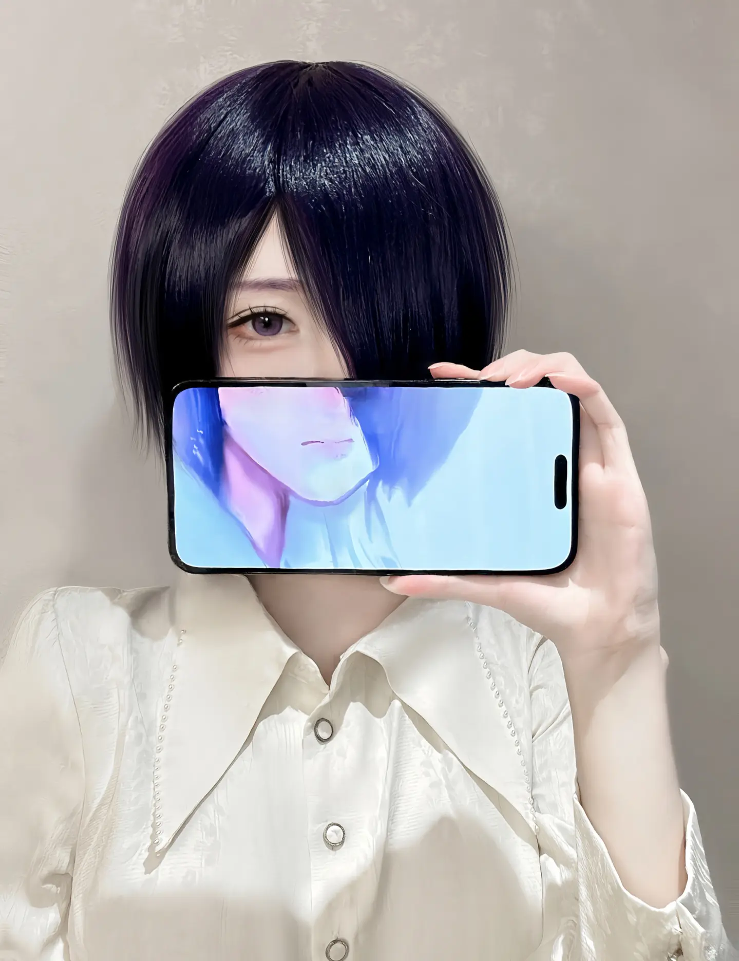 少摆出一副悲剧主角的阴沉表情