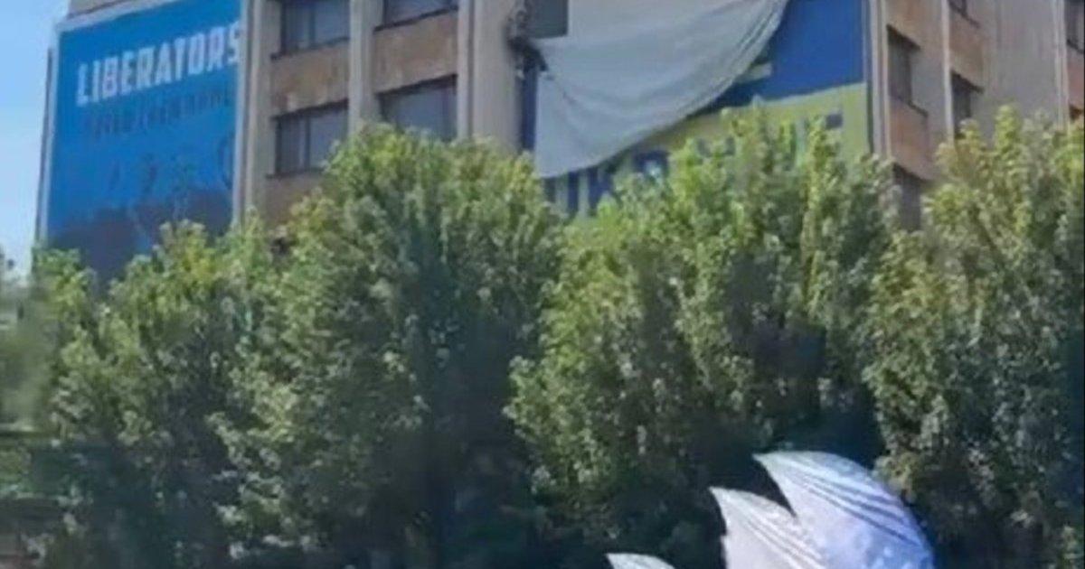 8月9日，泽连斯基总统出访塞尔维亚之后，科索沃首府普里什蒂纳市中心拆除了乌克兰国