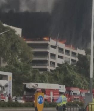 14日凌晨，中国广东省深圳市，电动汽车巨头比亚迪（BYD）的一家生产工厂发生大规