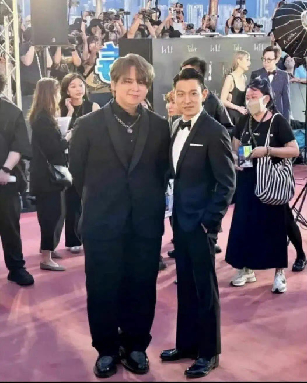 网红姜涛为娶妻生子退网 吓死我还以为是香港顶流姜涛我觉得挺好，赚了钱踏踏实实过日